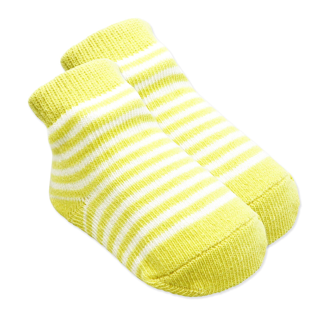 Banana Print Baby Bibs & Socks Set – 3 Bibs + 2 Pairs Socks, Soft Cotton Blend